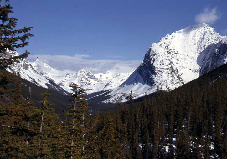 02 The valley going into Tongquin Valley