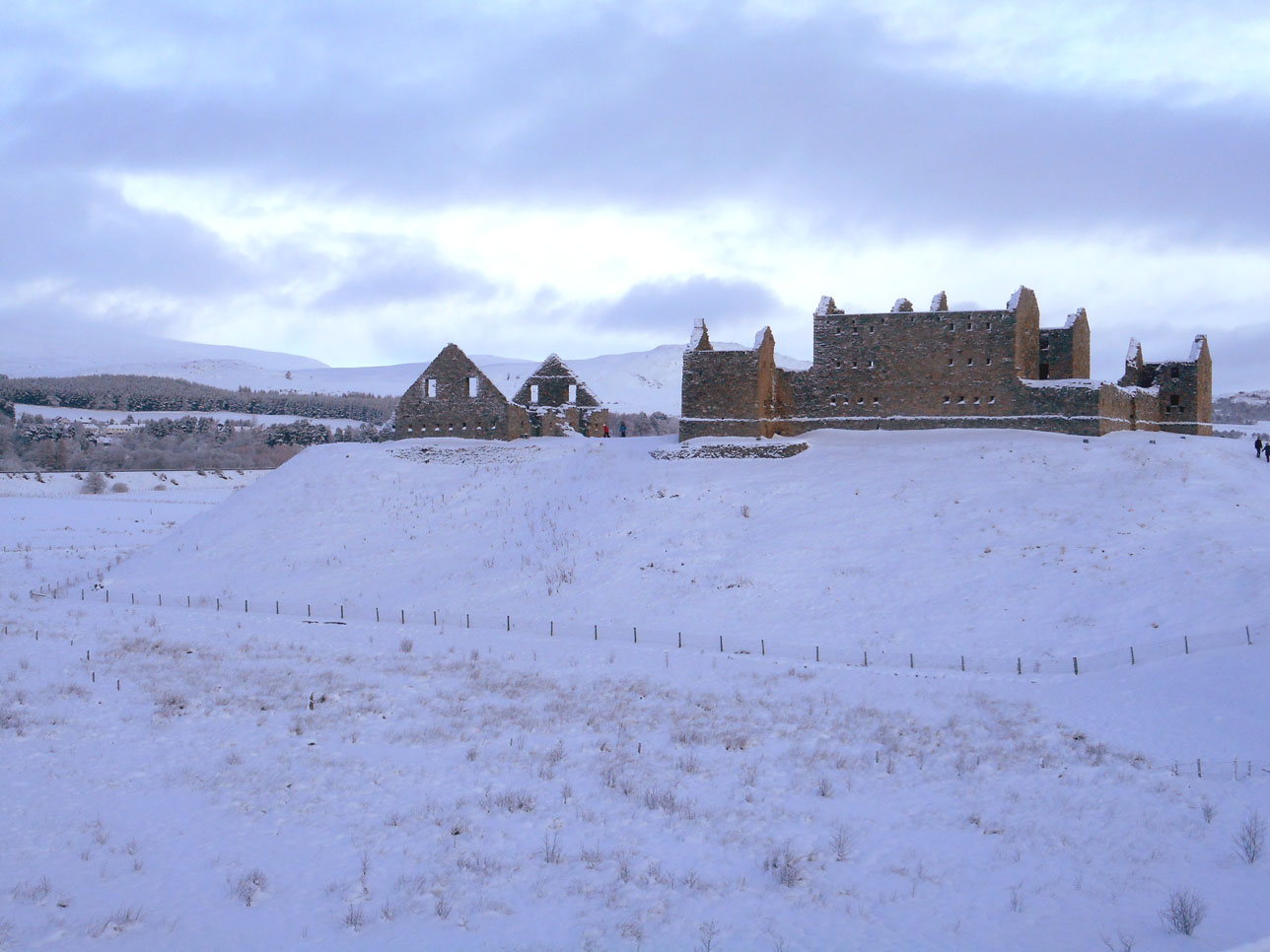 09 Ruthven Barracks in threatening skies