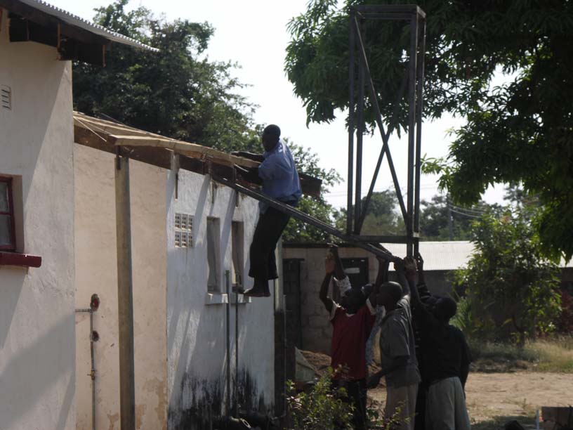 04 The water tank tower goes up 1