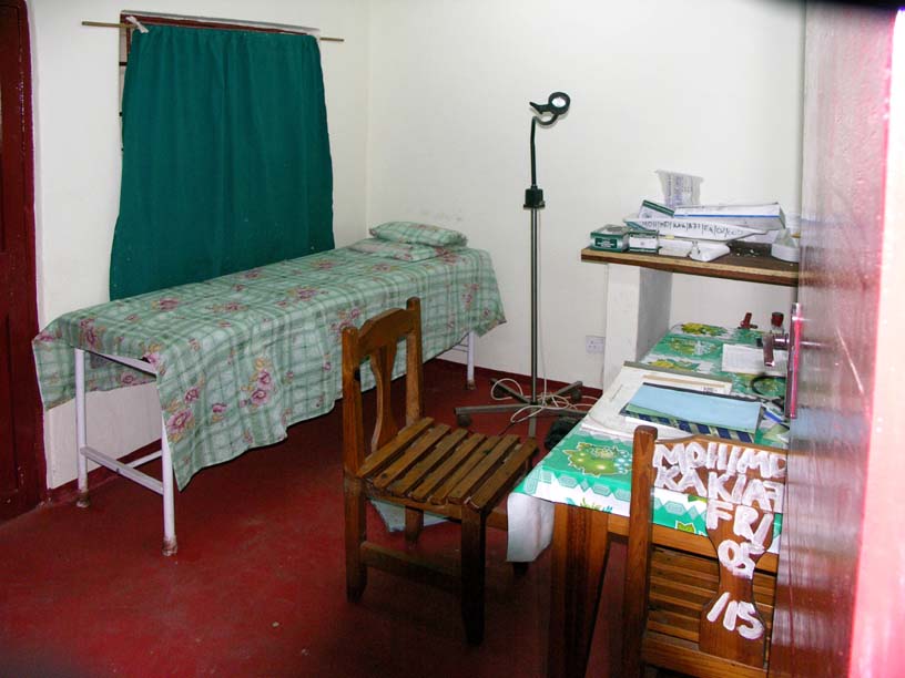 19 The emergency consulting room