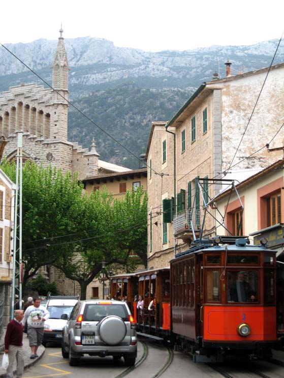 03 Tram in Soller to Port de Soller