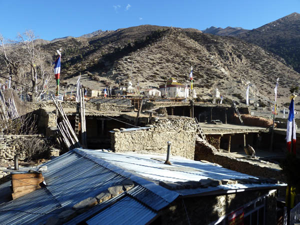 01 Ngawal rooftops from our hotel