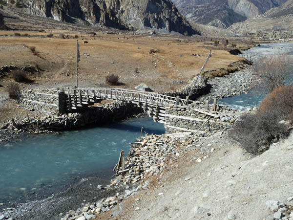 12 Old cantilever bridge