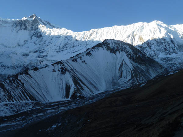 01 Morning light above the Base Camp