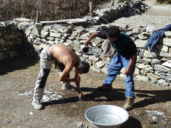 15 Rajendra gets his hair rinsed