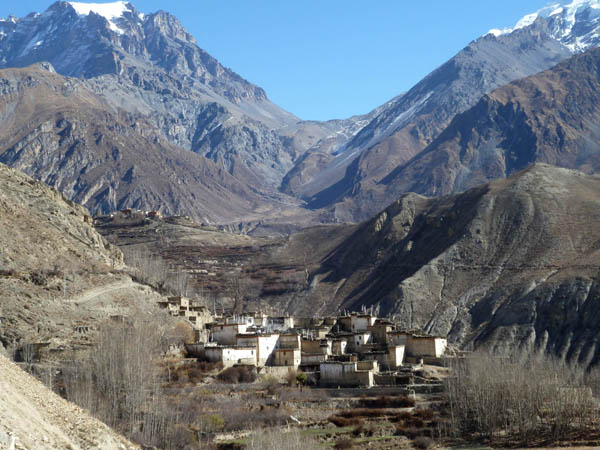 11 Putak village and Thorung-La Pass