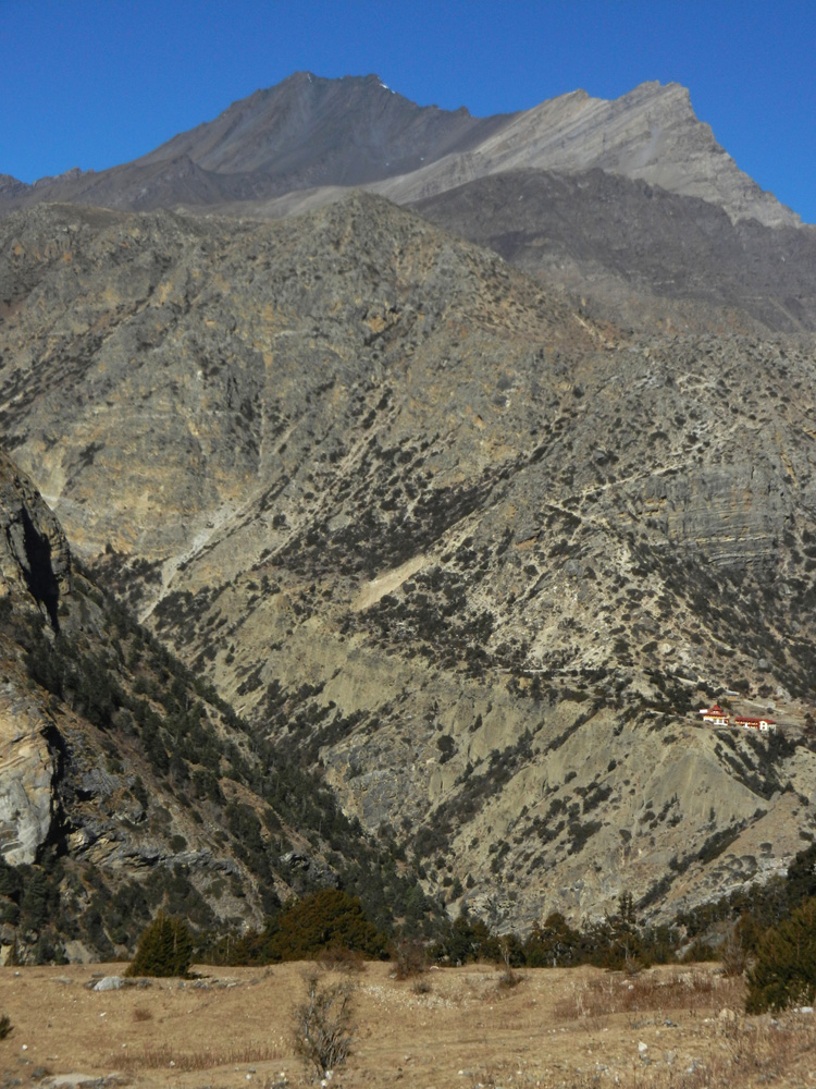 03 Across the valley and the switchbacks up to Naar