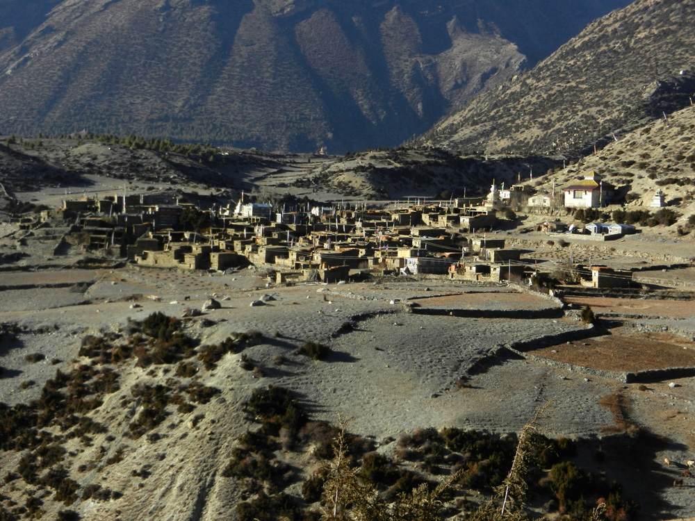 24 Close-up of Ngawal Village