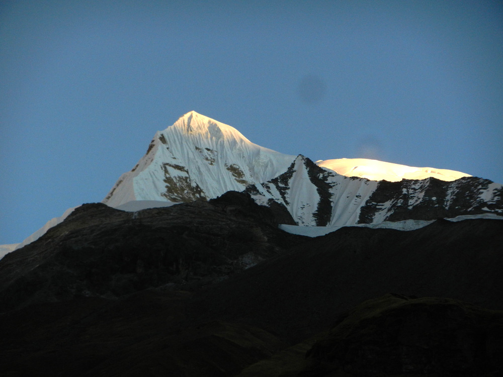 08 Fluted peak and snowfield