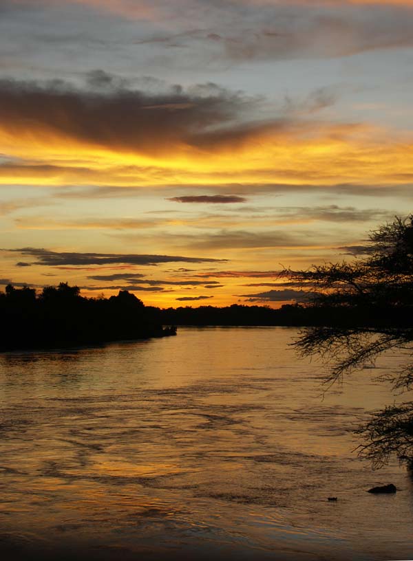 36 Sunset from the Luangwa bridge